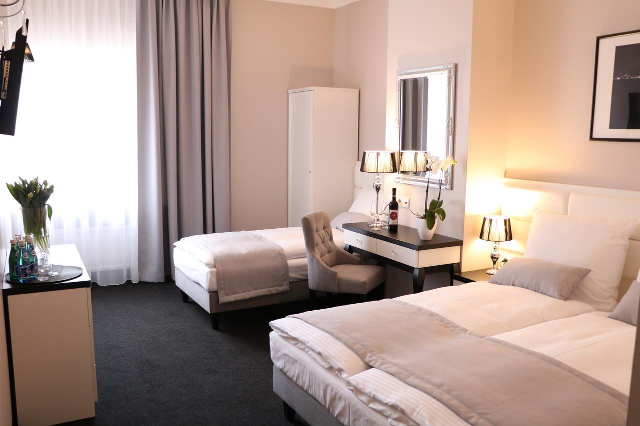 Hotel Villa Casino Słubice Esterno foto