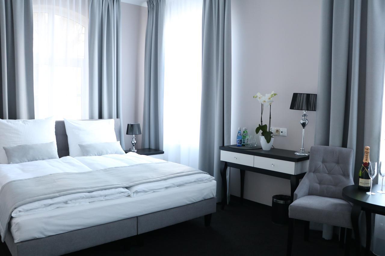Hotel Villa Casino Słubice Esterno foto