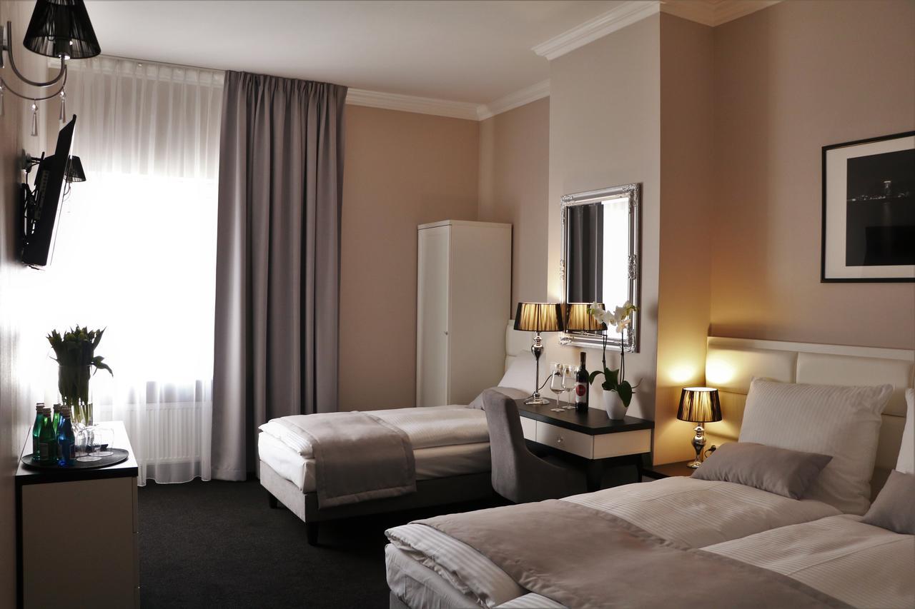 Hotel Villa Casino Słubice Esterno foto
