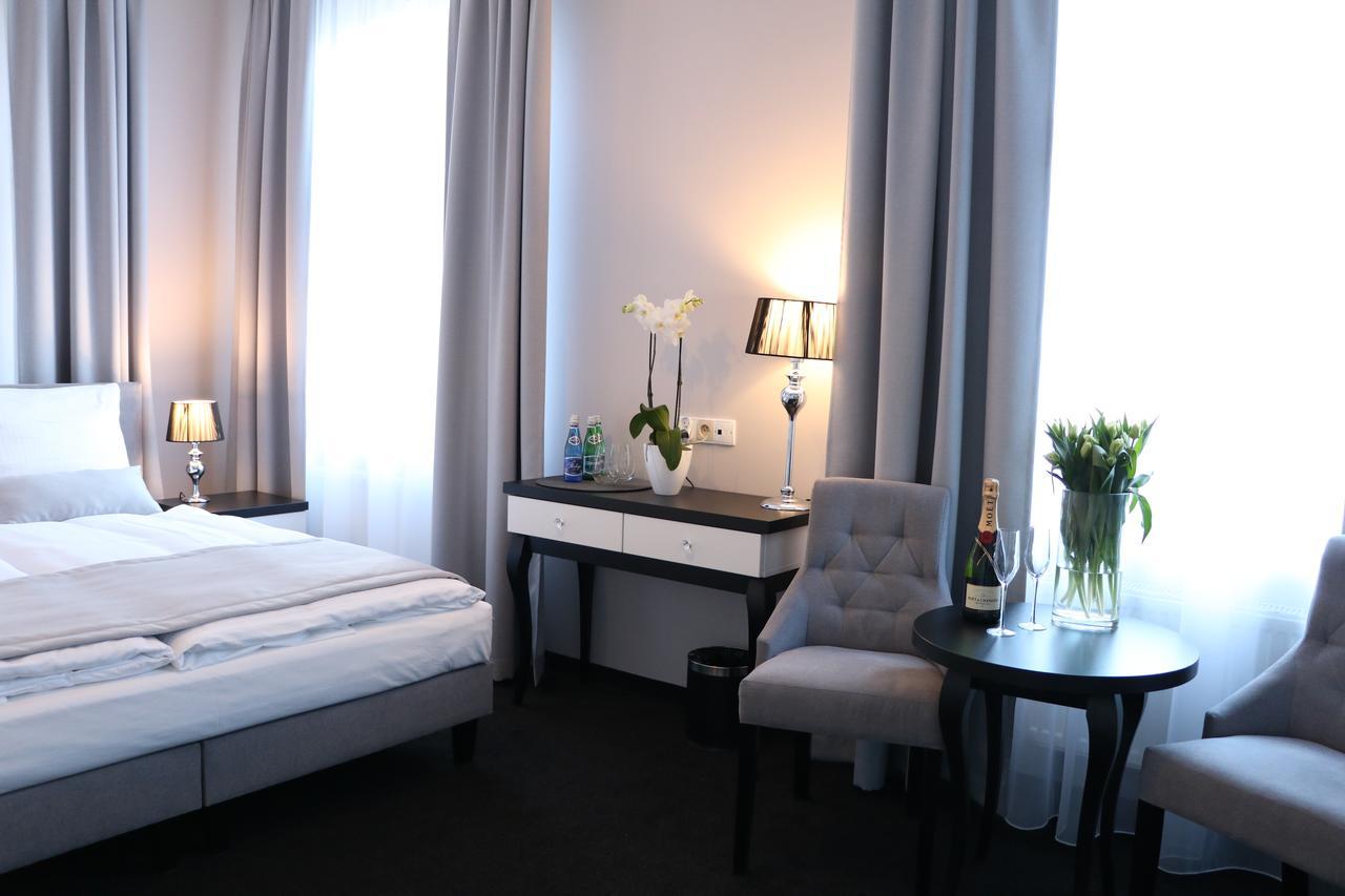 Hotel Villa Casino Słubice Esterno foto