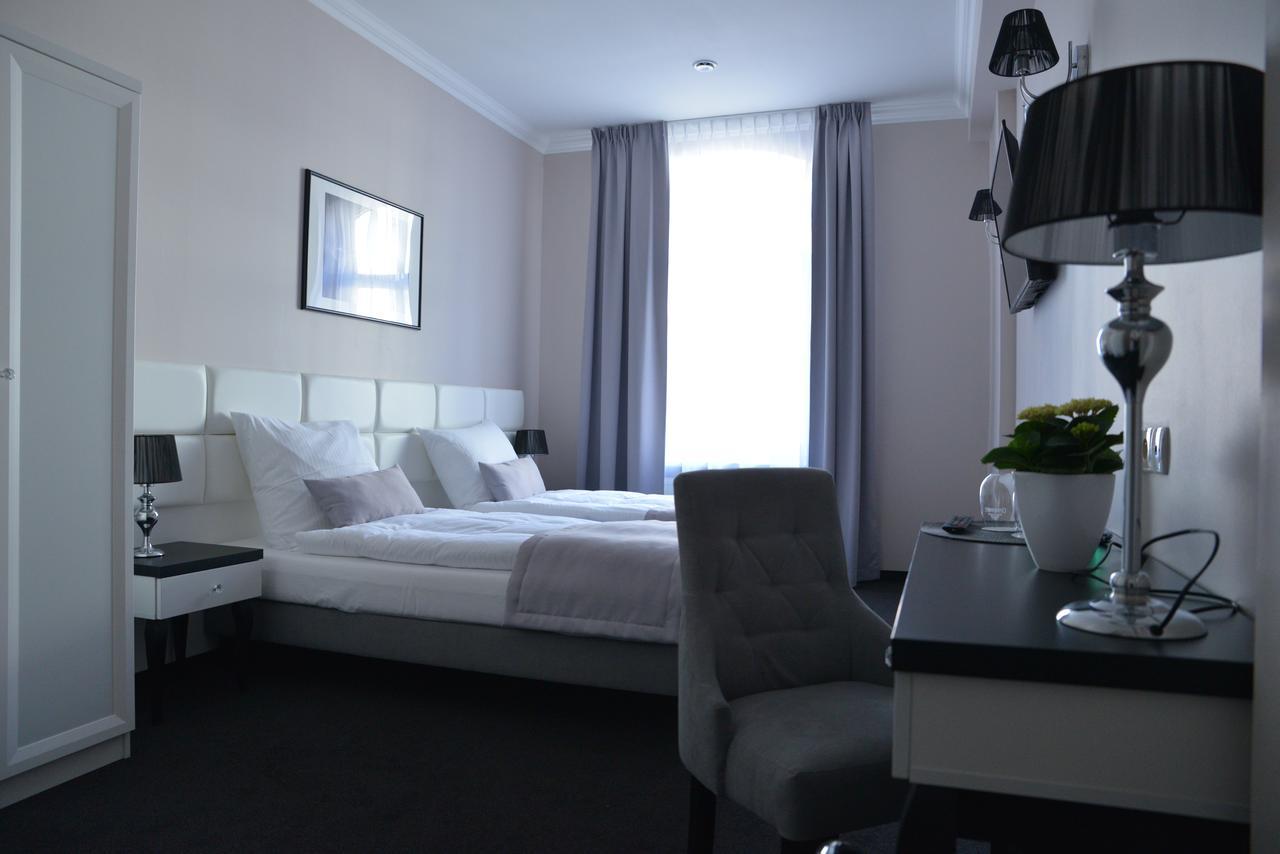 Hotel Villa Casino Słubice Esterno foto